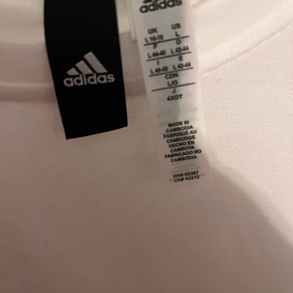 Womens ADIDAS tshirt - Picture 4 of 4